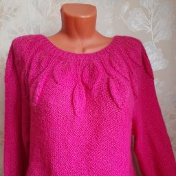 Два пуловера спицами с круглой кокеткой