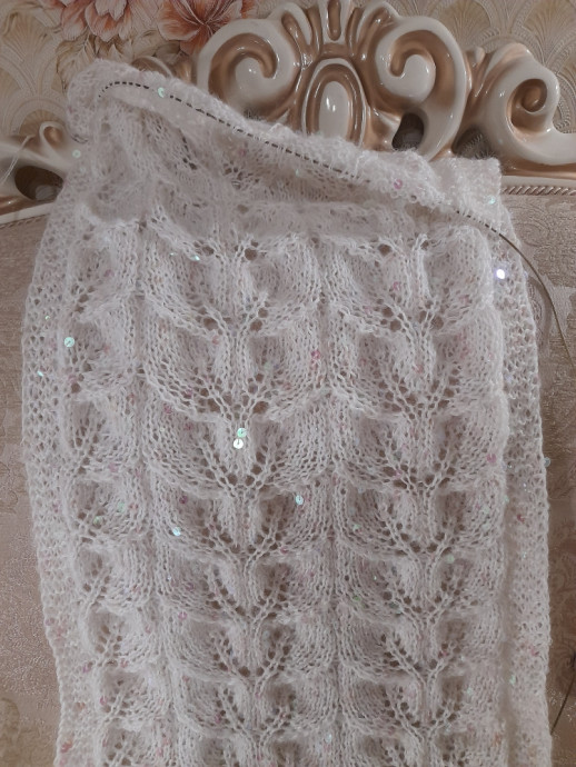 Первые снежинки. Кардиган-накидка спицами.