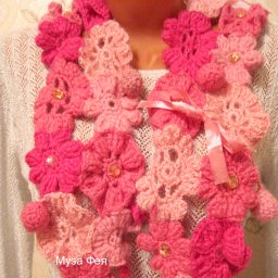 Шарфик по мотивам Саманты Марагно.