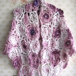 Шаль из секционной пряжи "Сиреневые розы"