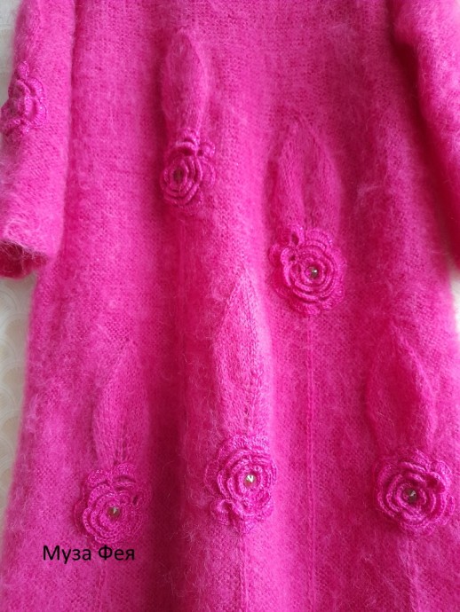 Пальто "Пурпурные розы" спицы +крючок.
