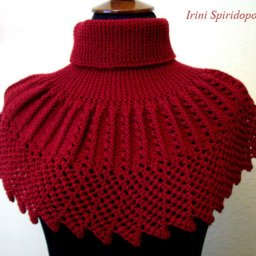 Красивая вязаная спицами шеегрейка.