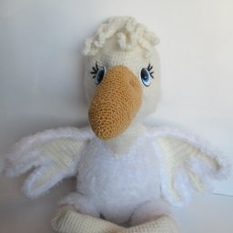 Белая ворона в джинсовом прикиде