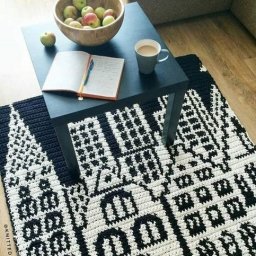 Живопись крючком в большом формате.