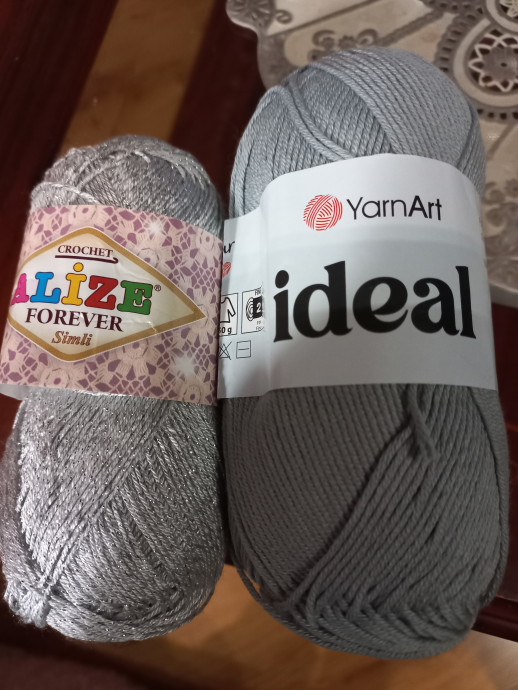 Свитерок " Серебристый иней"