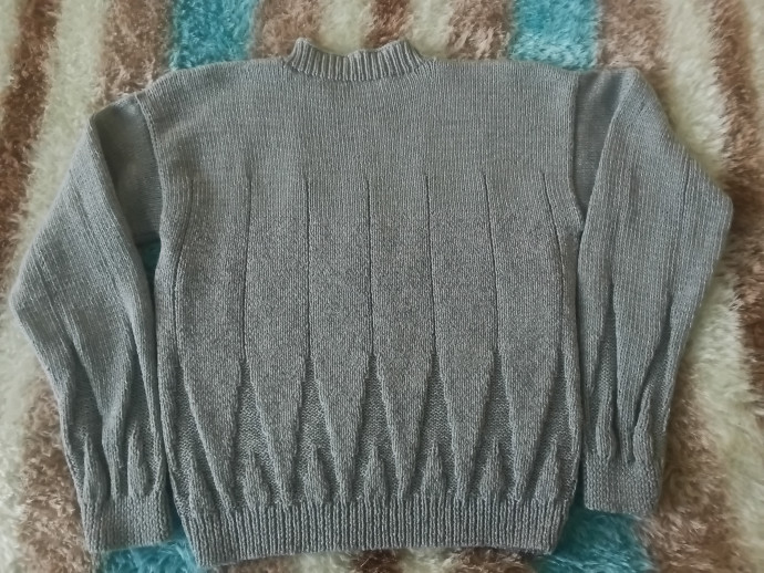 Свитерок " Серебристый иней"