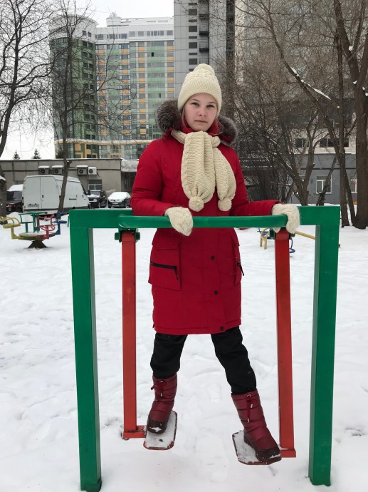 Шапка белая с БОЛЬШИМ помпоном! Шапка белая с БОЛЬШИМ помпоном!