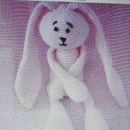 описание розового зайца