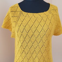 Топ связанный крючком