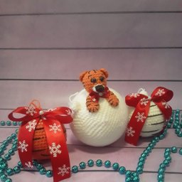 Елочные шарики крючком