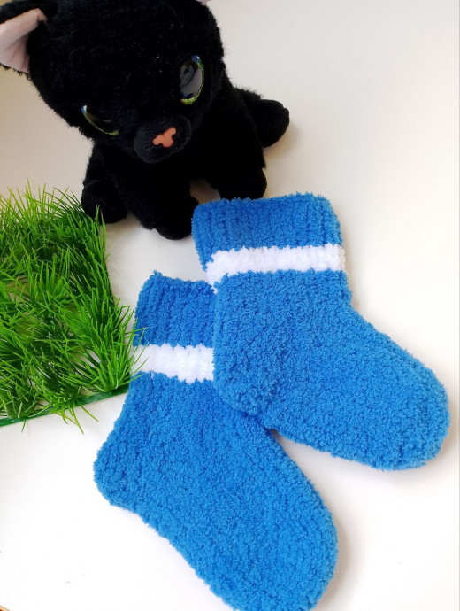 Теплые вязаные носочки