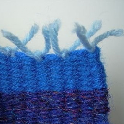 Картон и вилка вместо ткацкого станка