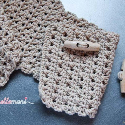 Теплый снуд связан крючком из мериносовой шерсти