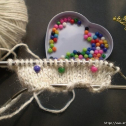 Вязание на спицах с бусинами