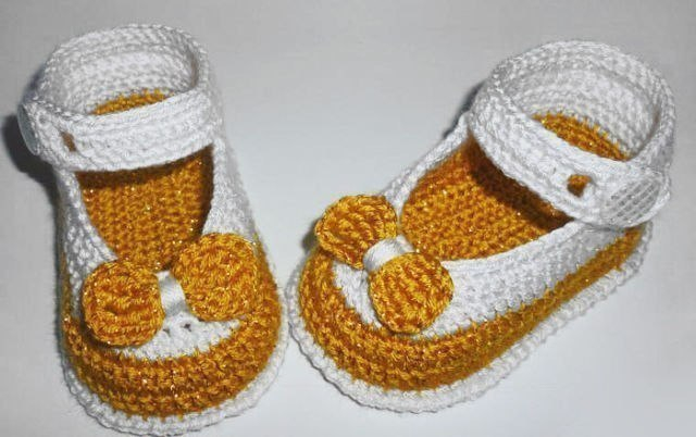 Вяжем туфельки-пинетки для малышки.