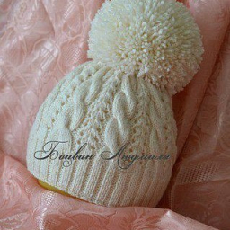 Шапочка с помпоном