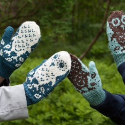 Вязаные варежки с совами