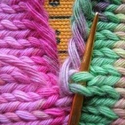 Незаметное соединение вязаных деталей аккуратным швом