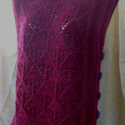 Интересная безрукавка спицами