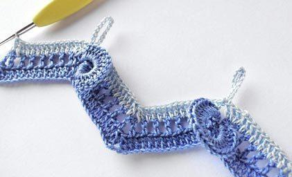 Узор крючком. Зигзаг с косичками Узор крючком. Зигзаг с косичками