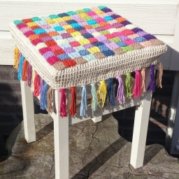 Мастер-класс: Пестрый чехол для табурета