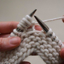 Как вязать шишечки