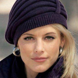 Элегантная вязаная шапочка