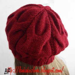 Красивый берет спицами