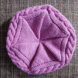 Берет с клиньями