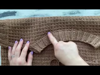 Мастер класс жилет спицами простым узором с V-образным вырезом и разрезами по бокам!