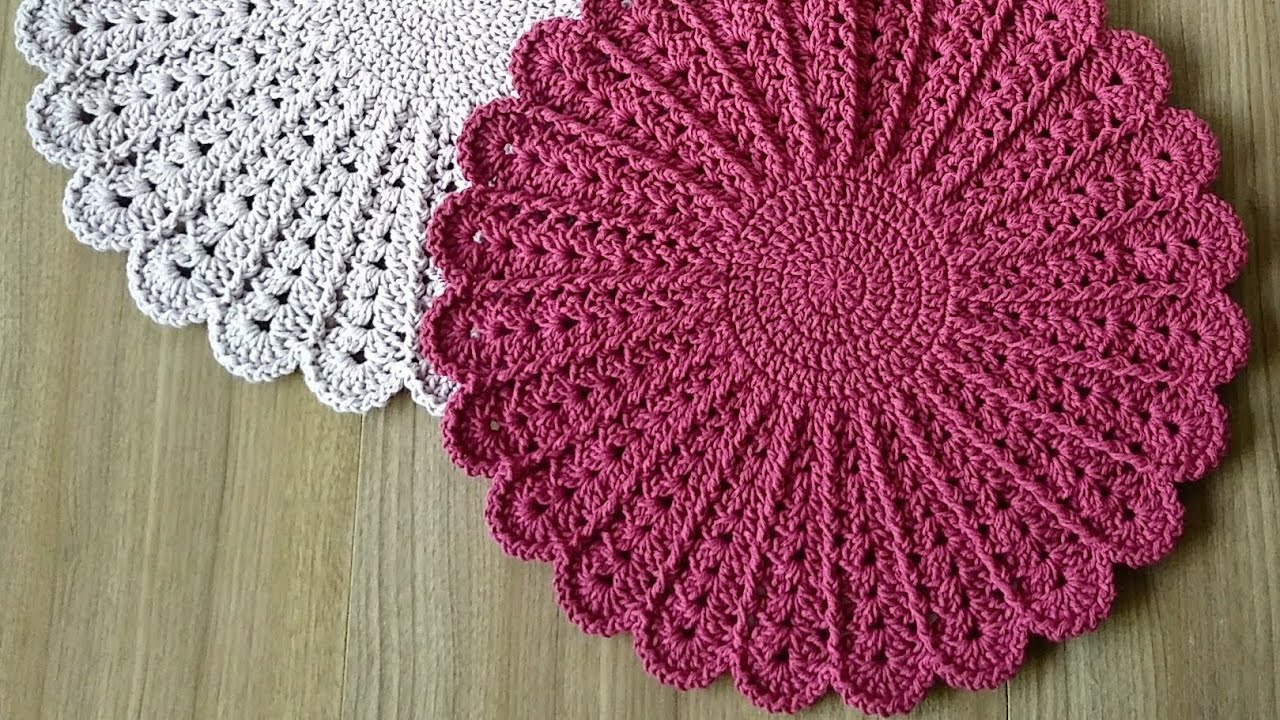 Вяжем круглую подушку крючком