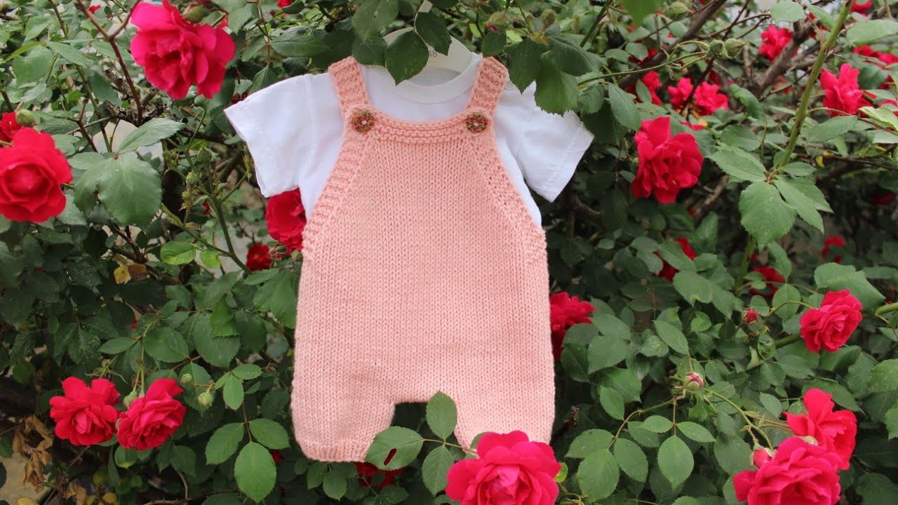 Комбинезон с шортами. Ромпер для новорожденных спицами. Размер 56/62-68 см.